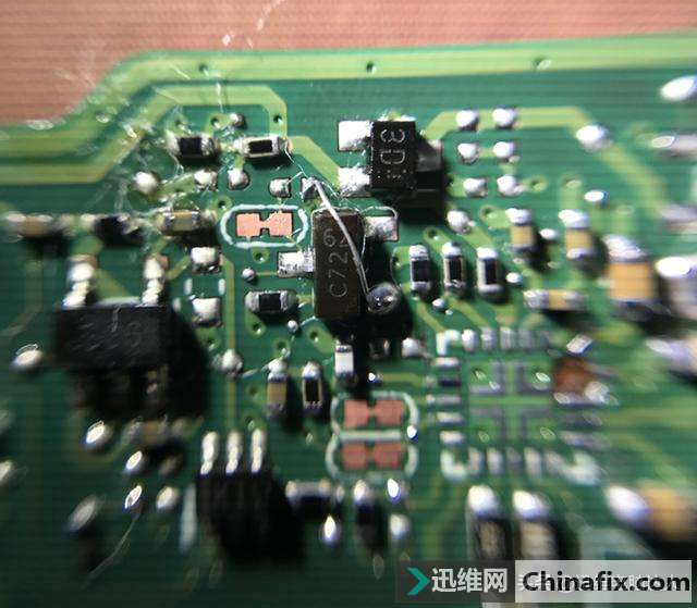 華碩筆記本電池能開機,接電不開機不充電,被雷擊燒壞完美復活記